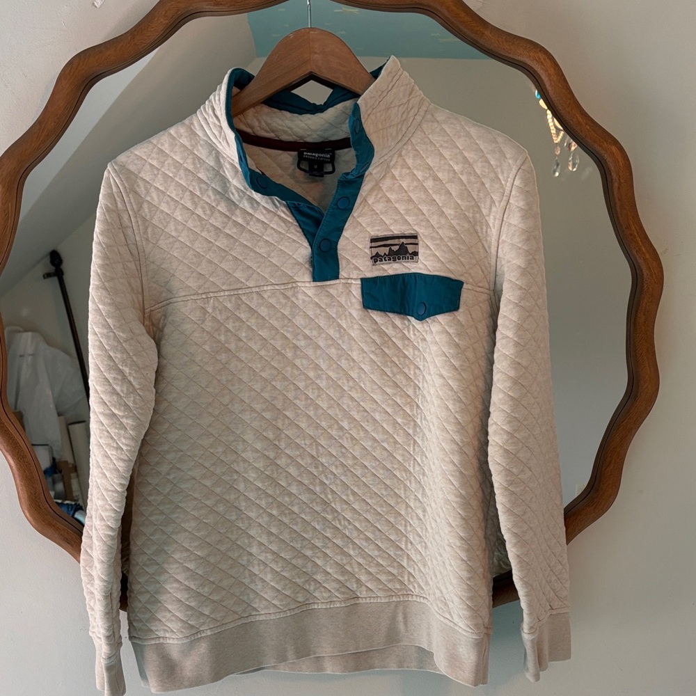 Patagonia Cream Quilted Pullover with Teal Trim